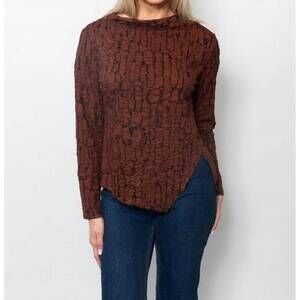 NEW SNO SKINS crinkle long sleeve top in mahogany